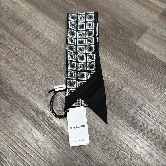 Salvatore Ferragamo Etched Logo Print Silk Bandeau Scarf Twilly in Black White - Picture 6 of 13